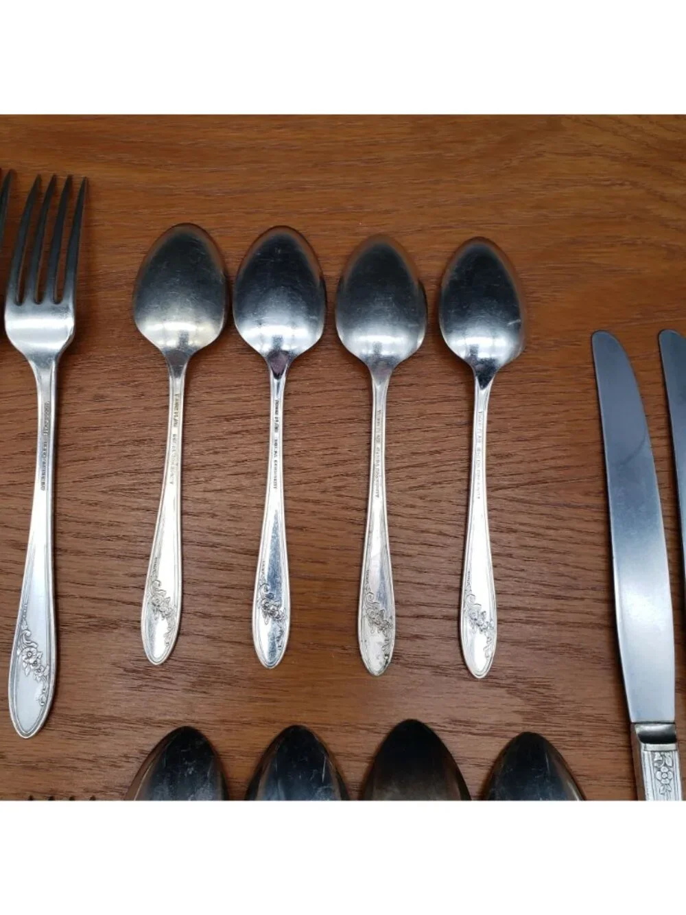 Tudor Plate Queen Bess II Flatware Set 4 Place Settings 20 Pc Oneida Silverplate